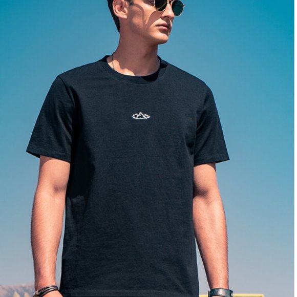 Men's thin top with short sleeves